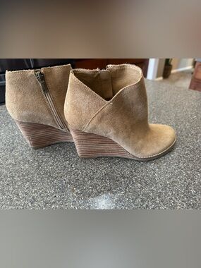 Lucky Brand camel suede booties 6.5